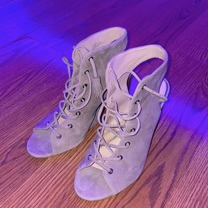 Jessica Simpson High Heels